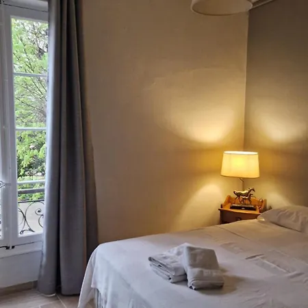Bastide St Joseph Apartamento Eyguières Exterior foto